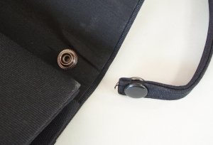 和洋兼用バック 黒喪服用 持手取外しできます