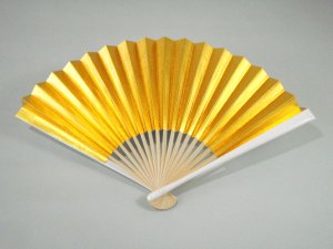 着物和装小物 慶事用扇子白塗り 色留袖は必需品の和雑貨です 桐箱入り